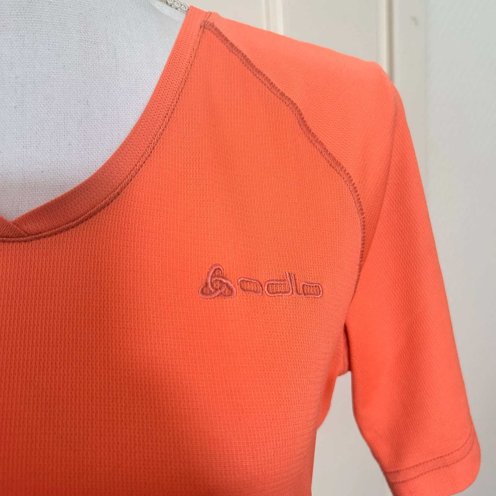 Odlo Camiseta deportiva con escote en V Naranja – Talla 40 (Muy usada) – photo 2